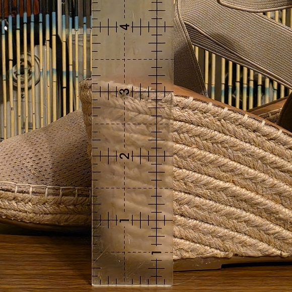 Gentle Souls by Kenneth Cole Signature Perforated Suede Espadrille Wedge W10 - Picture 5 of 8